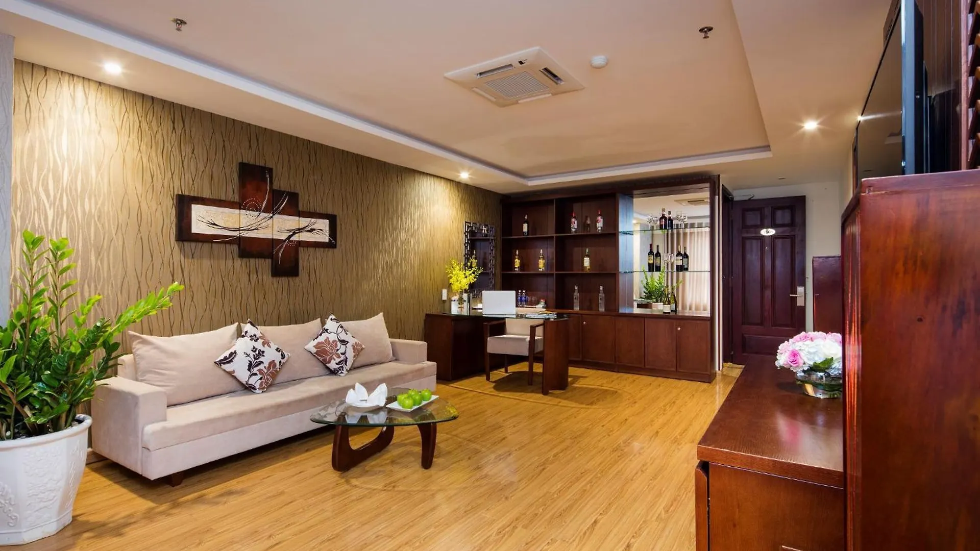 Galliot Hotel Nha Trang 4*,